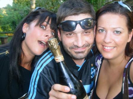 Le 2 juillet c'�tait l'anniv � qui ??? A Rod !!!