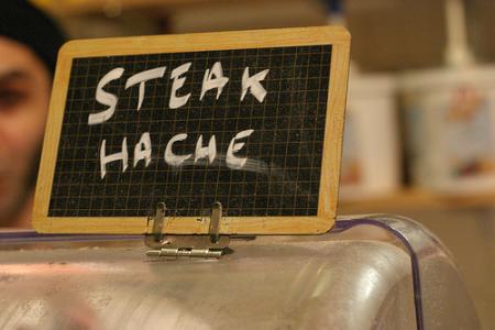 Pourquoi les steaks hach�s ne sont ray�s que d'un c�t� ???
